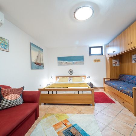 Apartments Zlatko & Mira Dorcic Baška Стая снимка