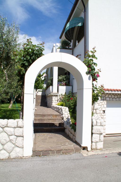 Apartments Zlatko & Mira Dorcic Baška Екстериор снимка